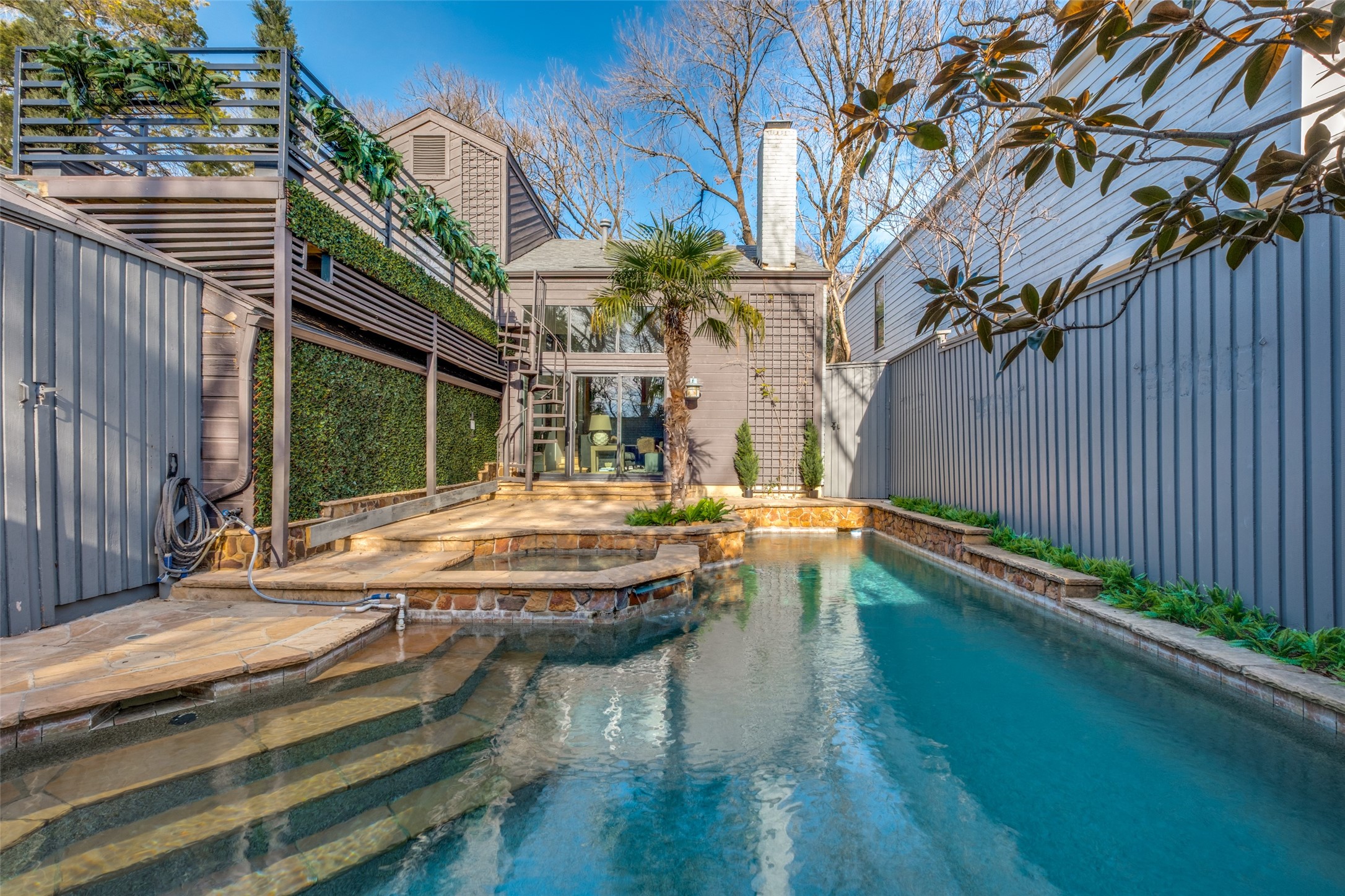 947 Easton Place