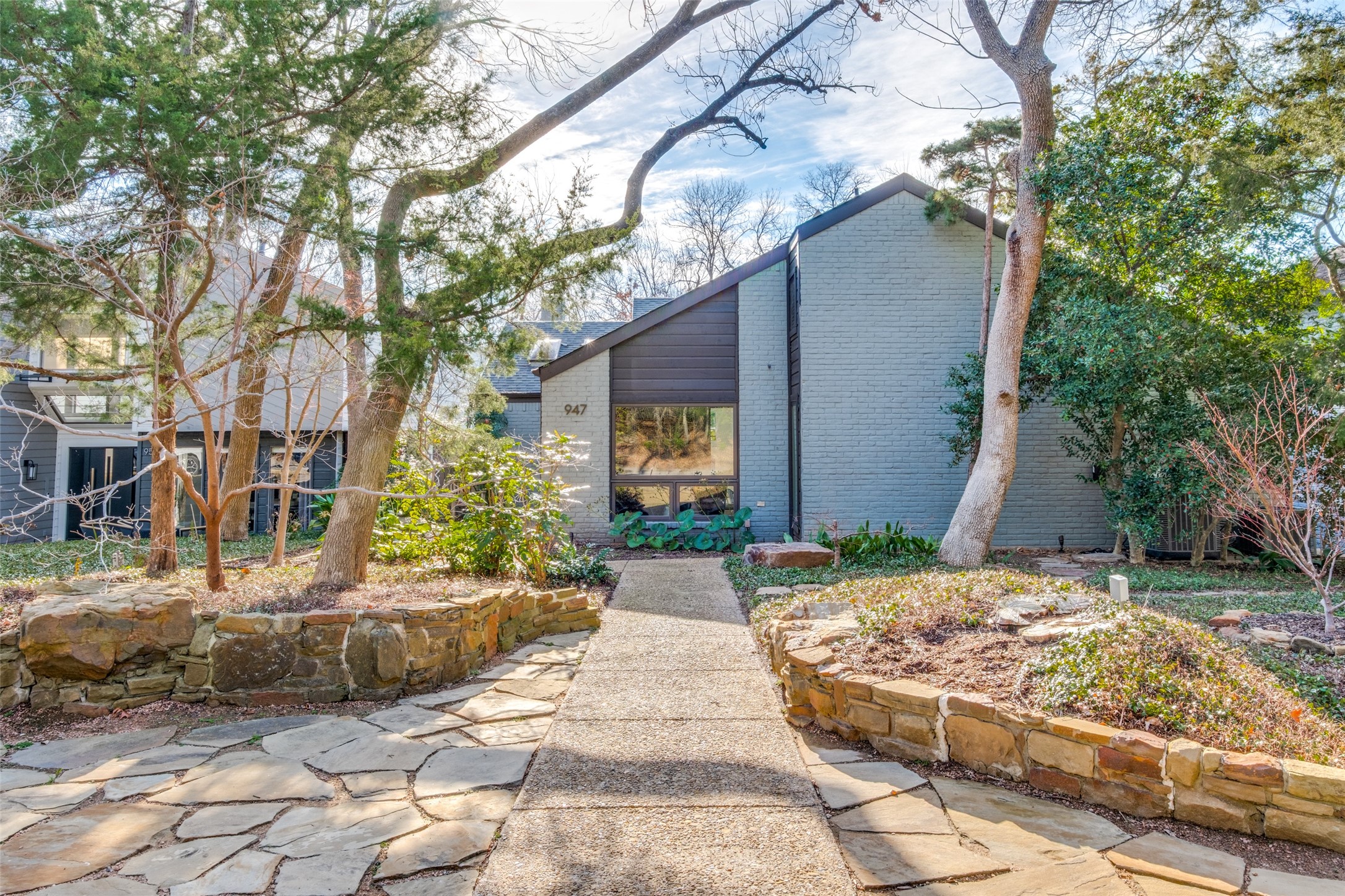 947 Easton Place
