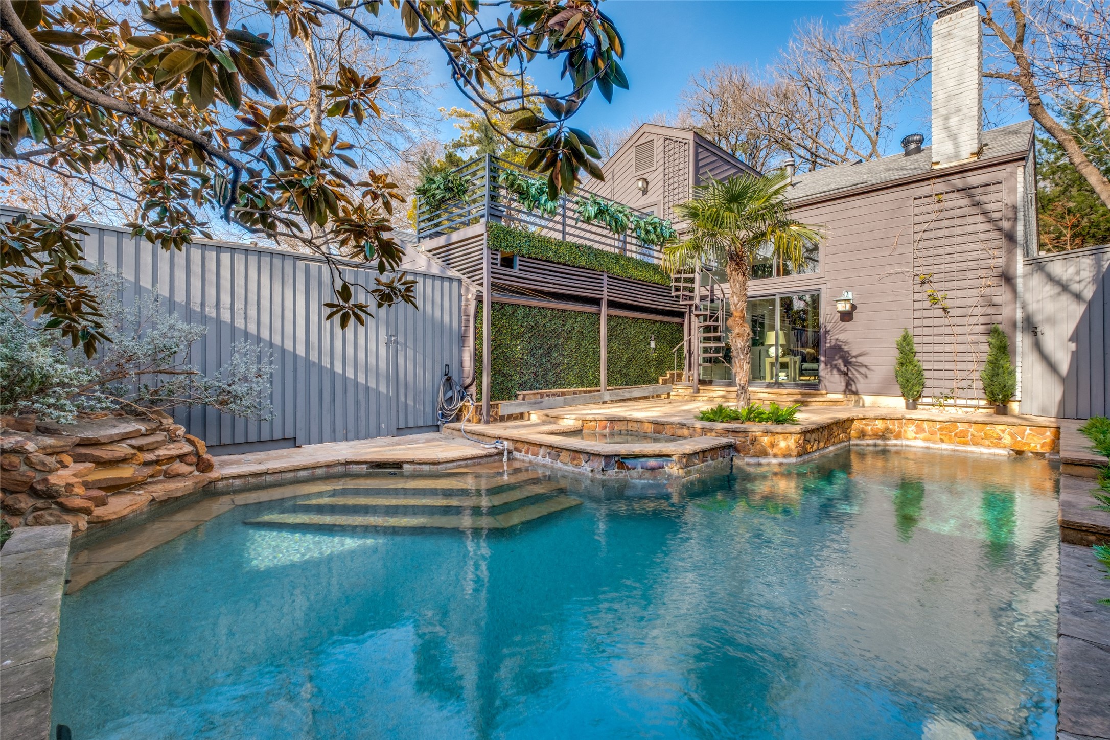 947 Easton Place