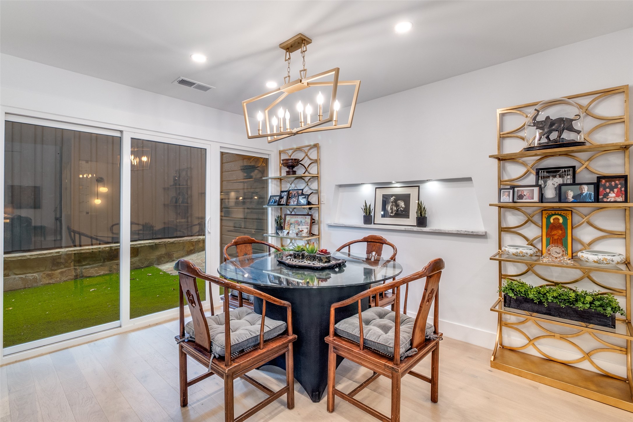 947 Easton Place