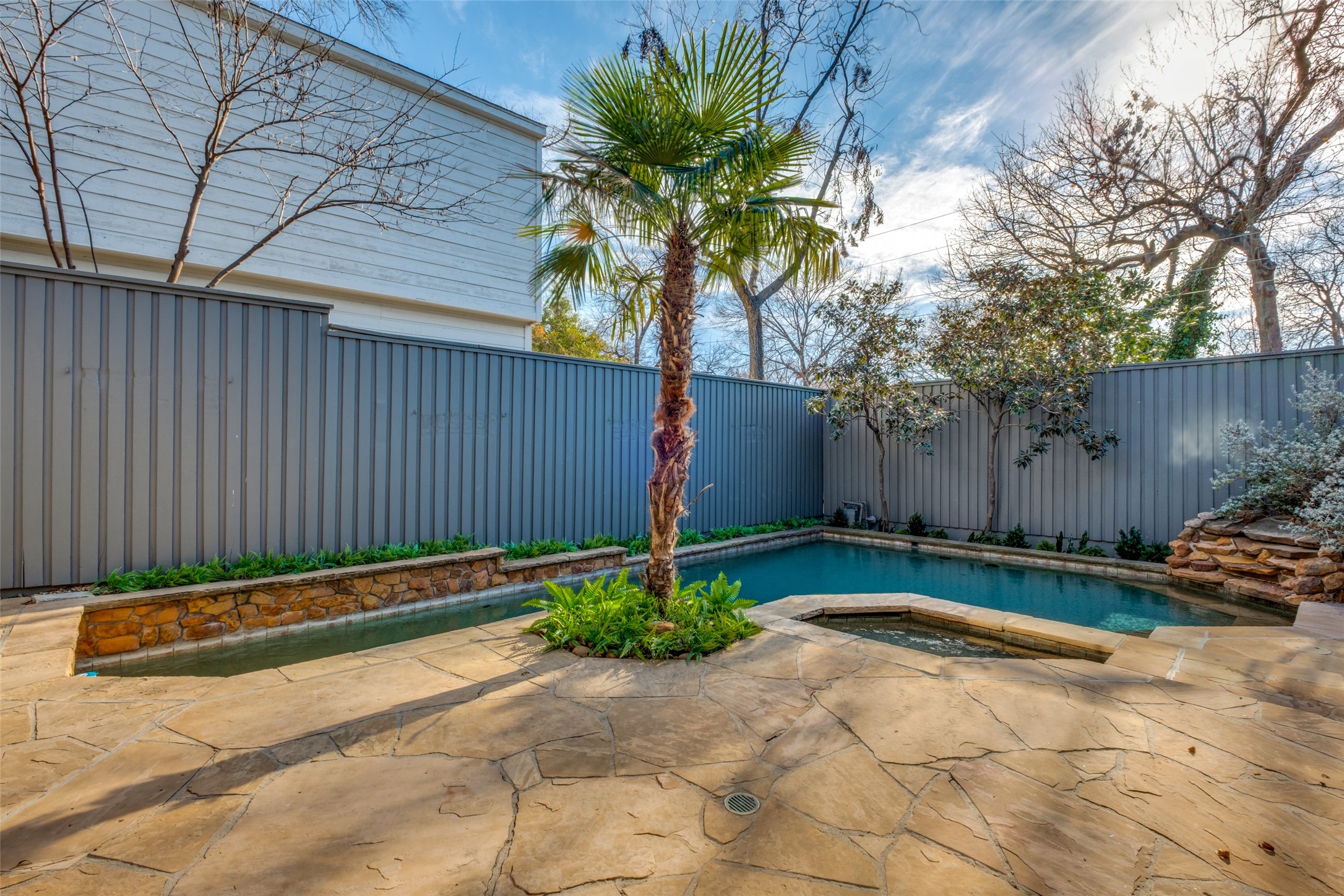 947 Easton Place