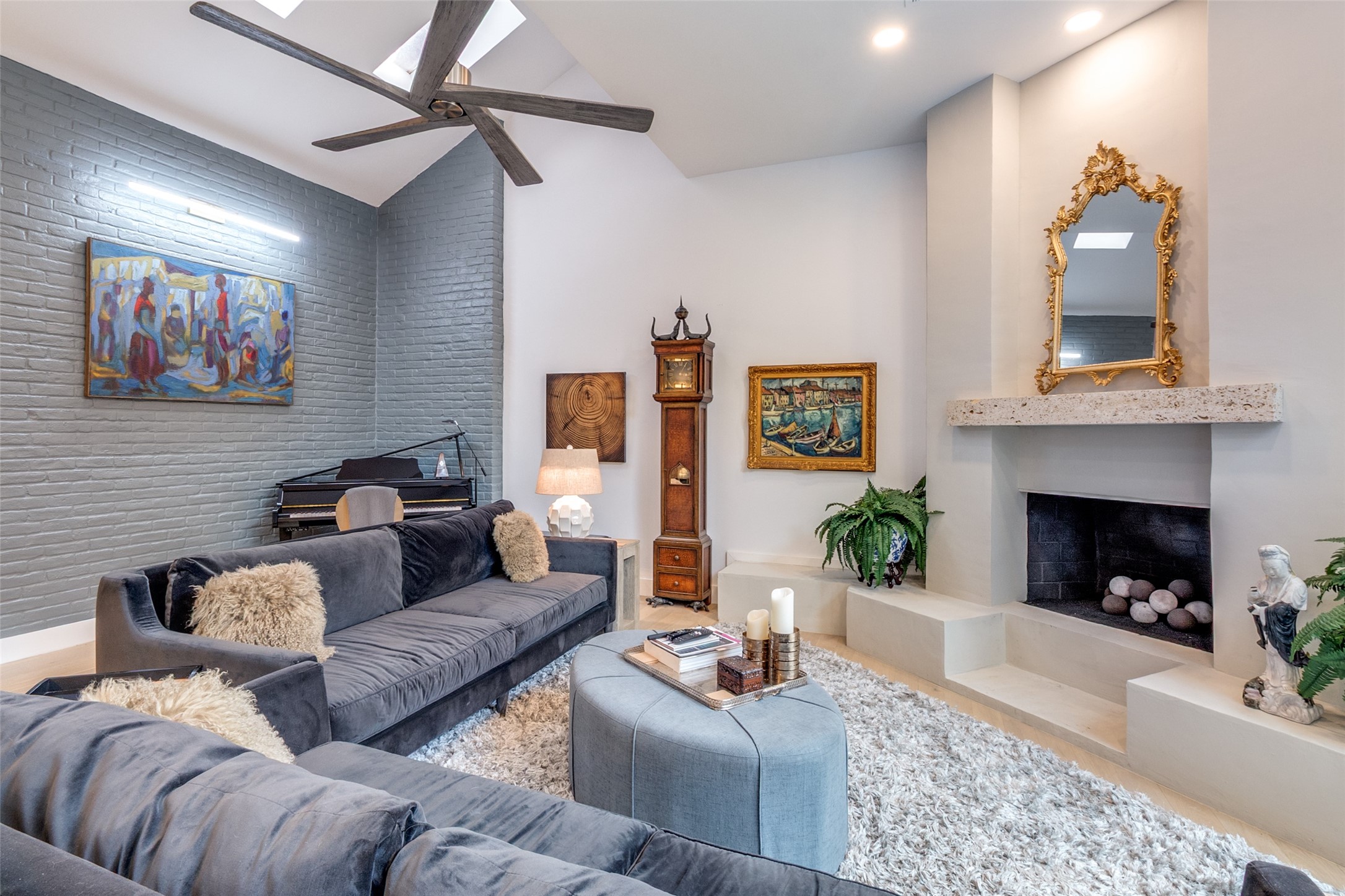 947 Easton Place