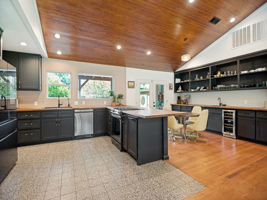 9710 Cloister Drive