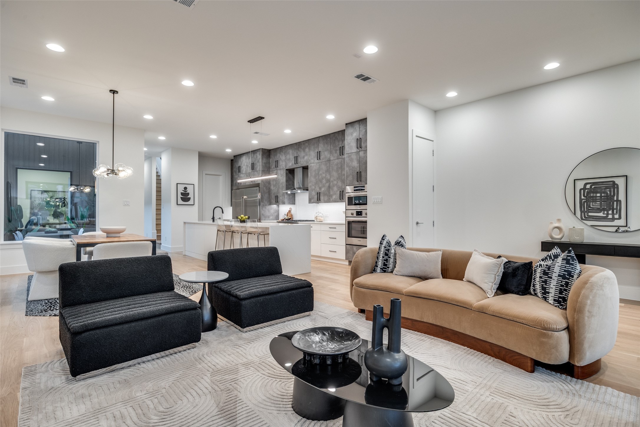 5443 Ellsworth