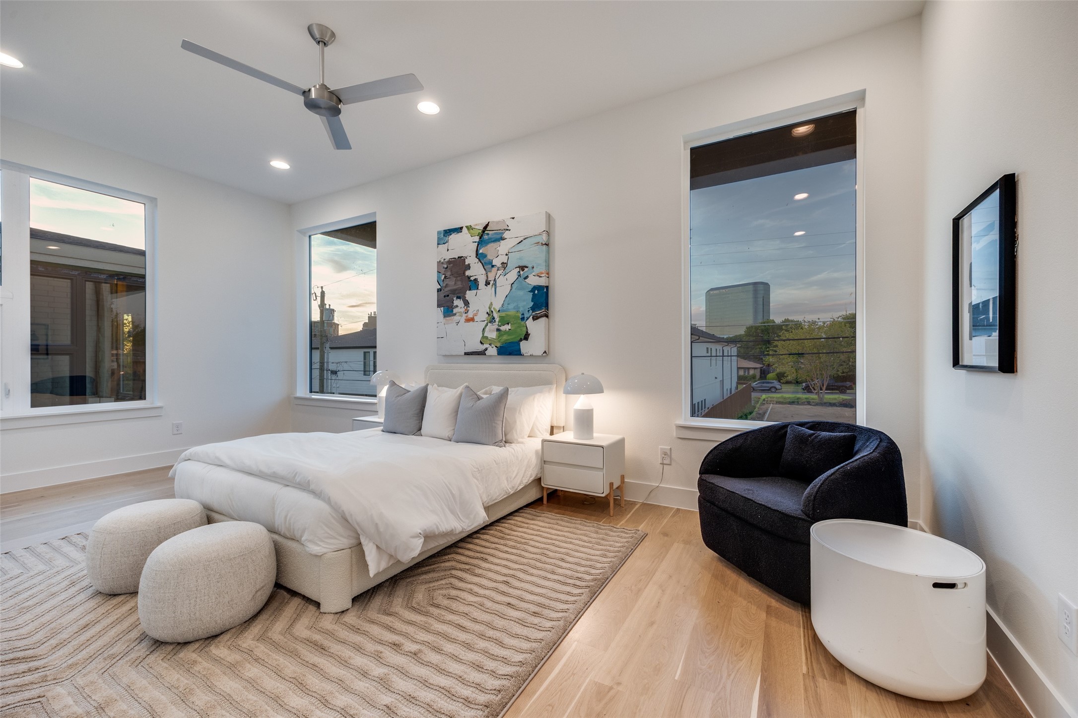 5443 Ellsworth