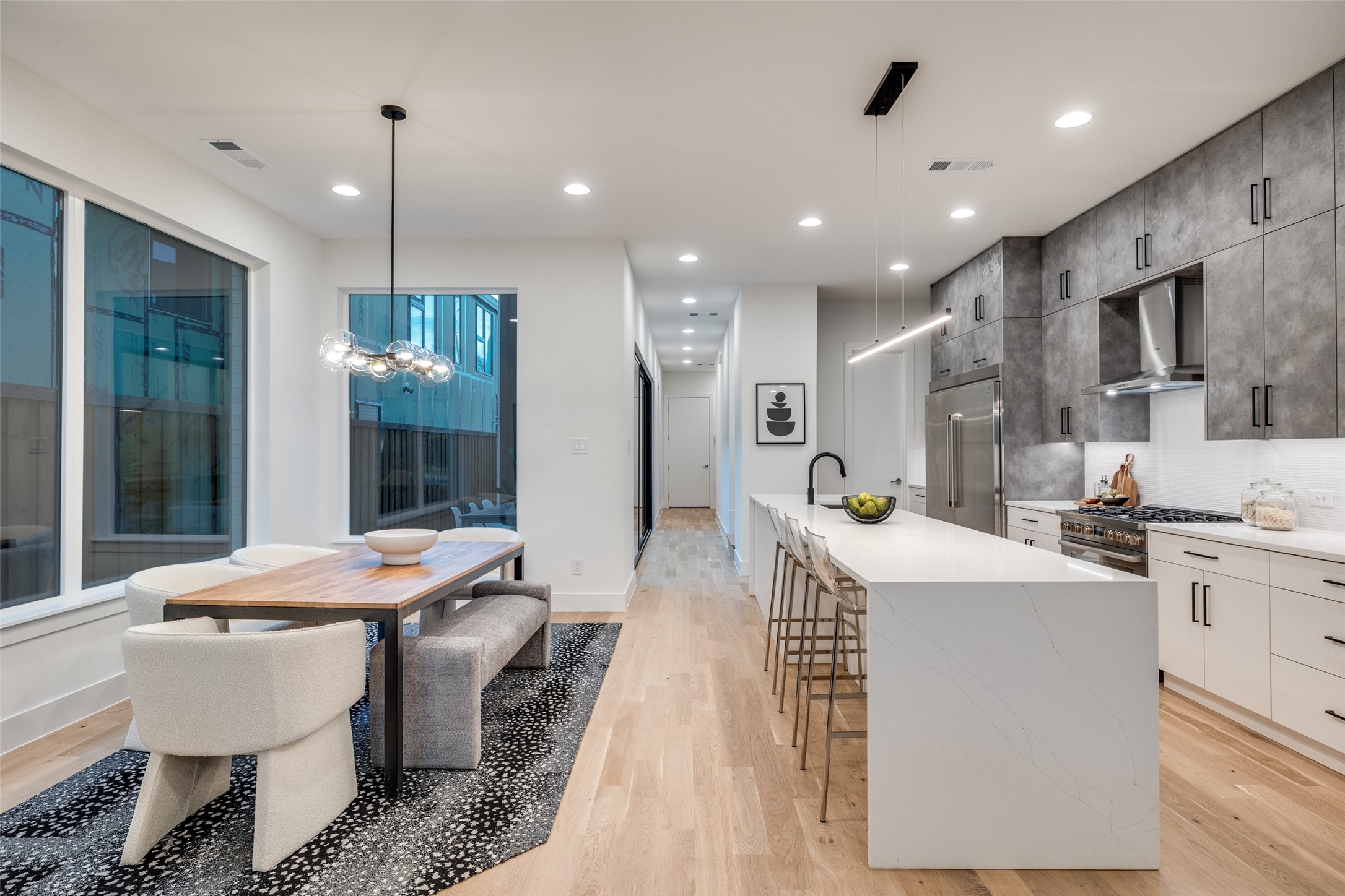 5443 Ellsworth