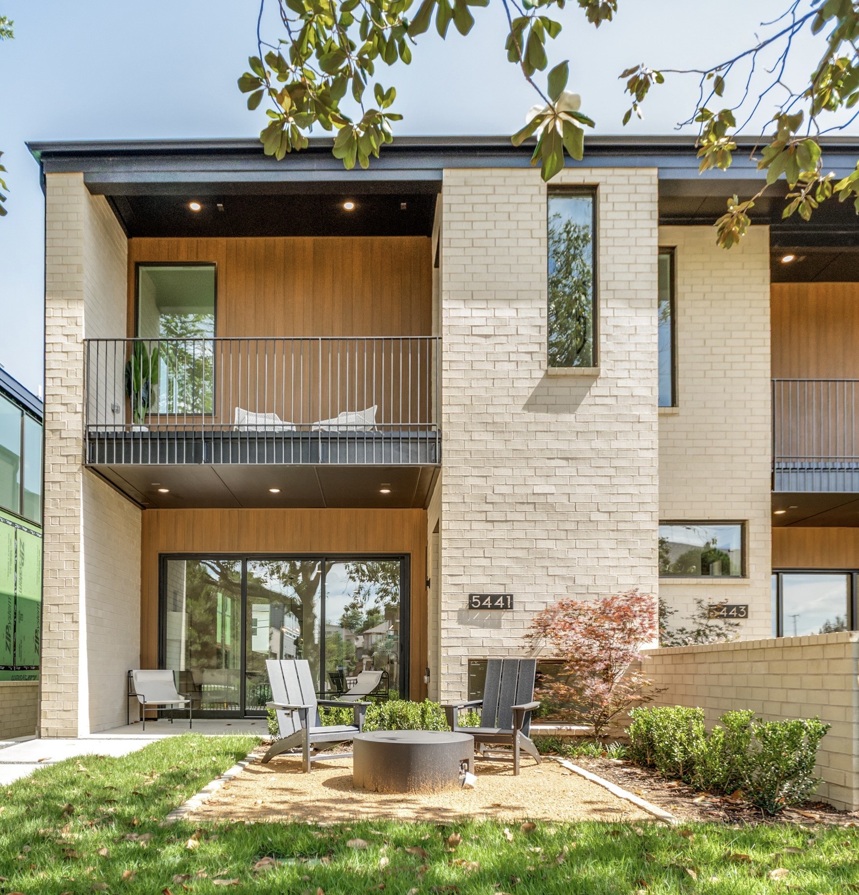5443 Ellsworth