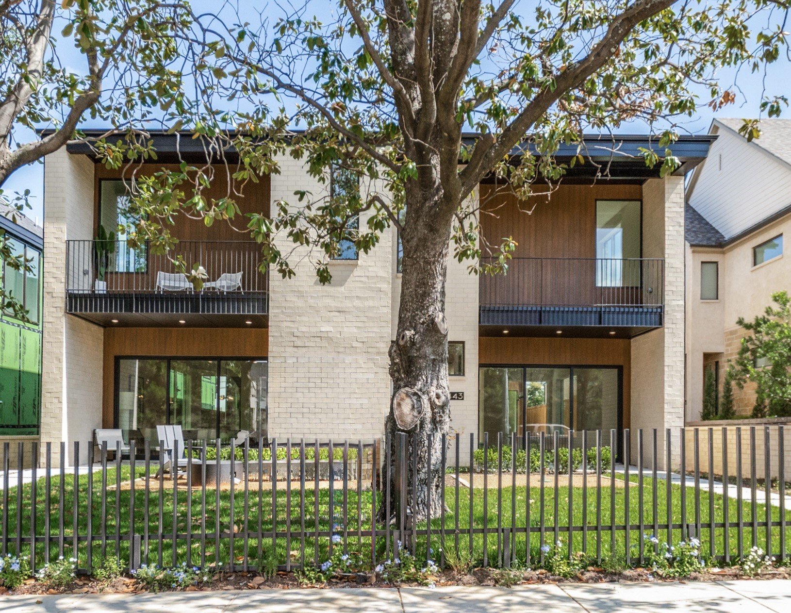 5443 Ellsworth
