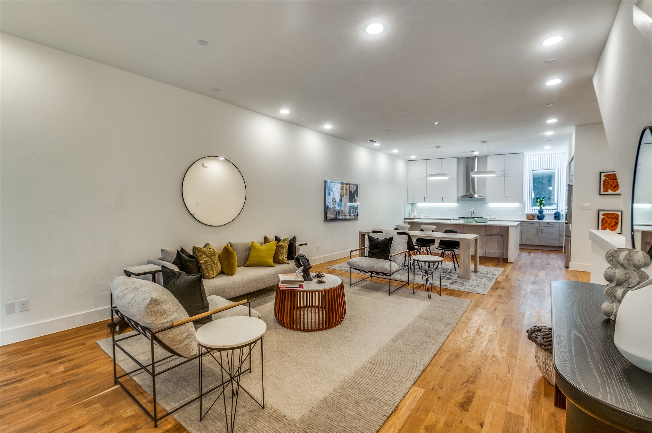 426 W 9th Street 105
