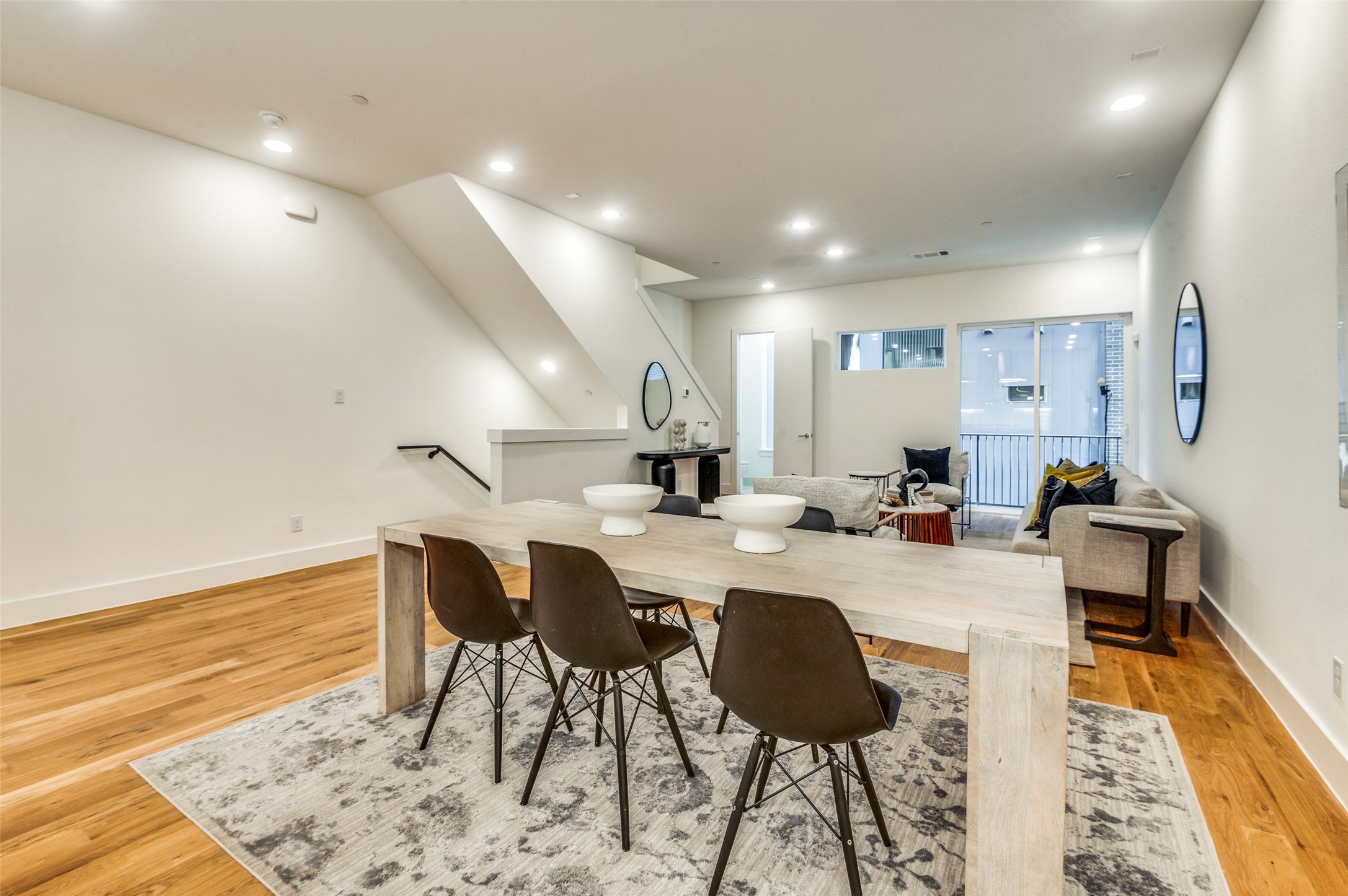 426 W 9th Street 105
