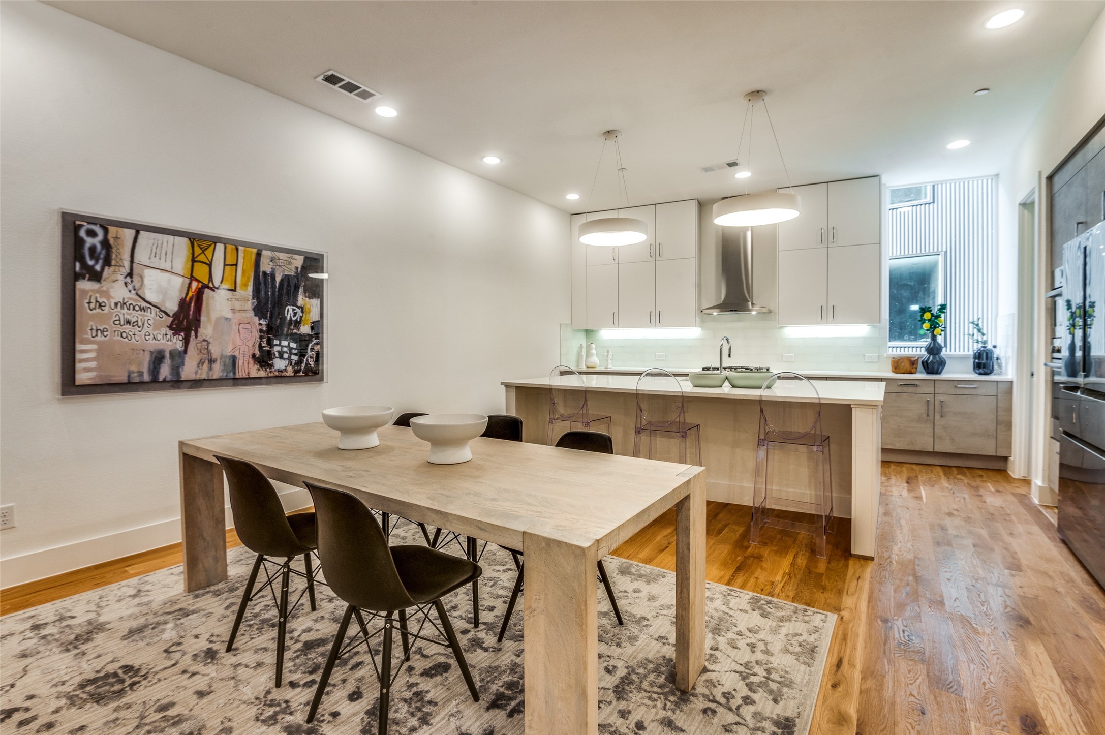 426 W 9th Street 105