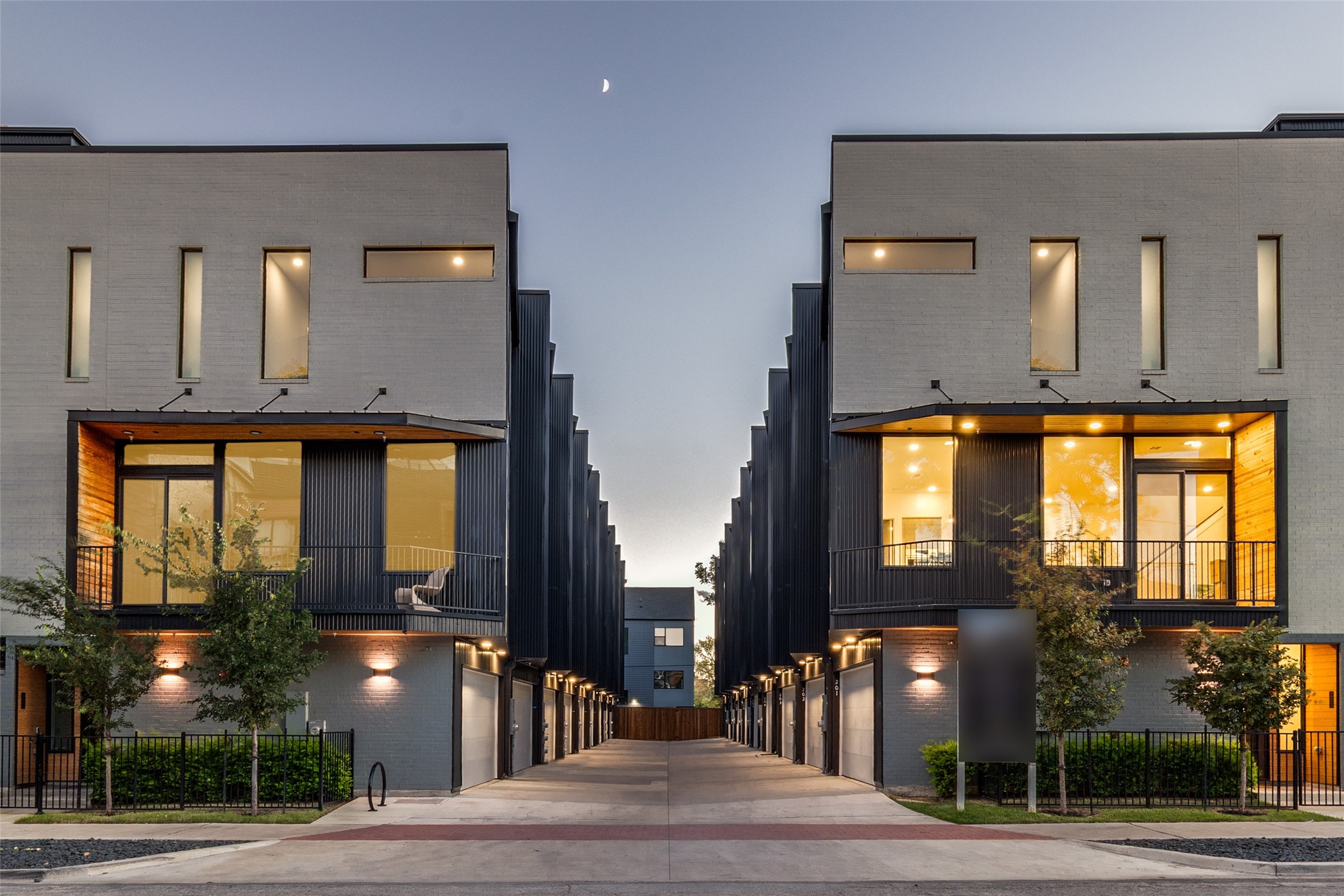 426 W 9th Street 105