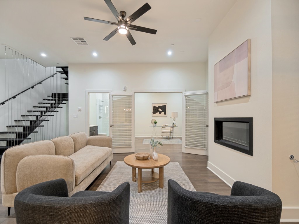 429 W 9th Street 204