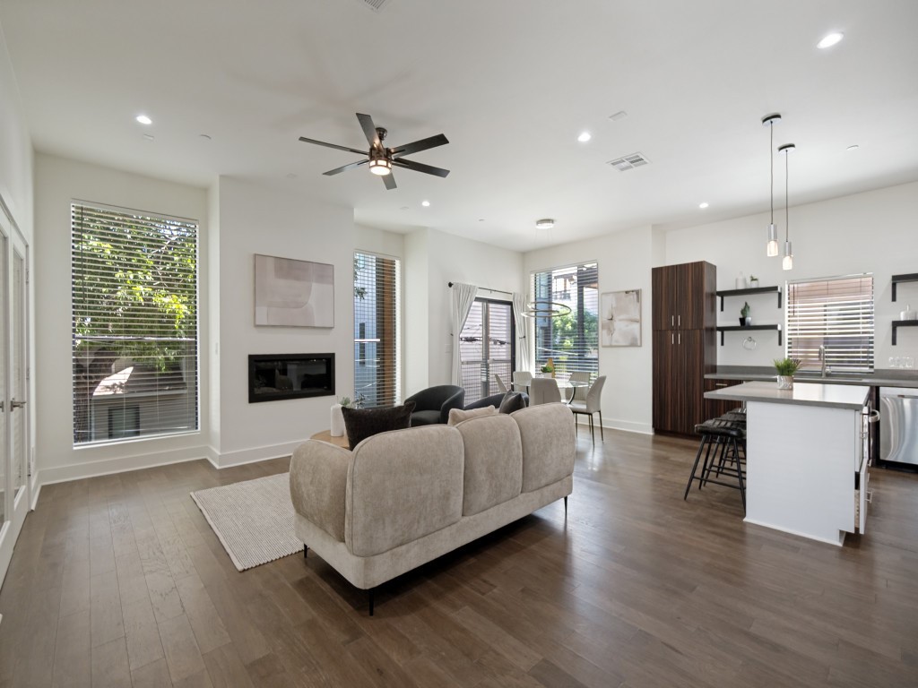 429 W 9th Street 204