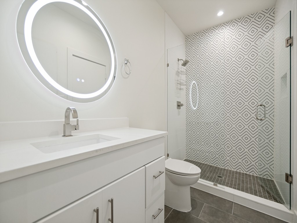 429 W 9th Street 204