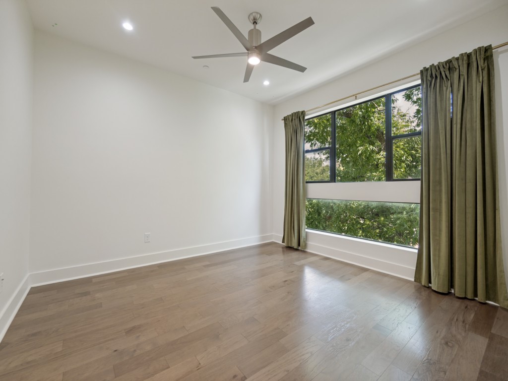 429 W 9th Street 204