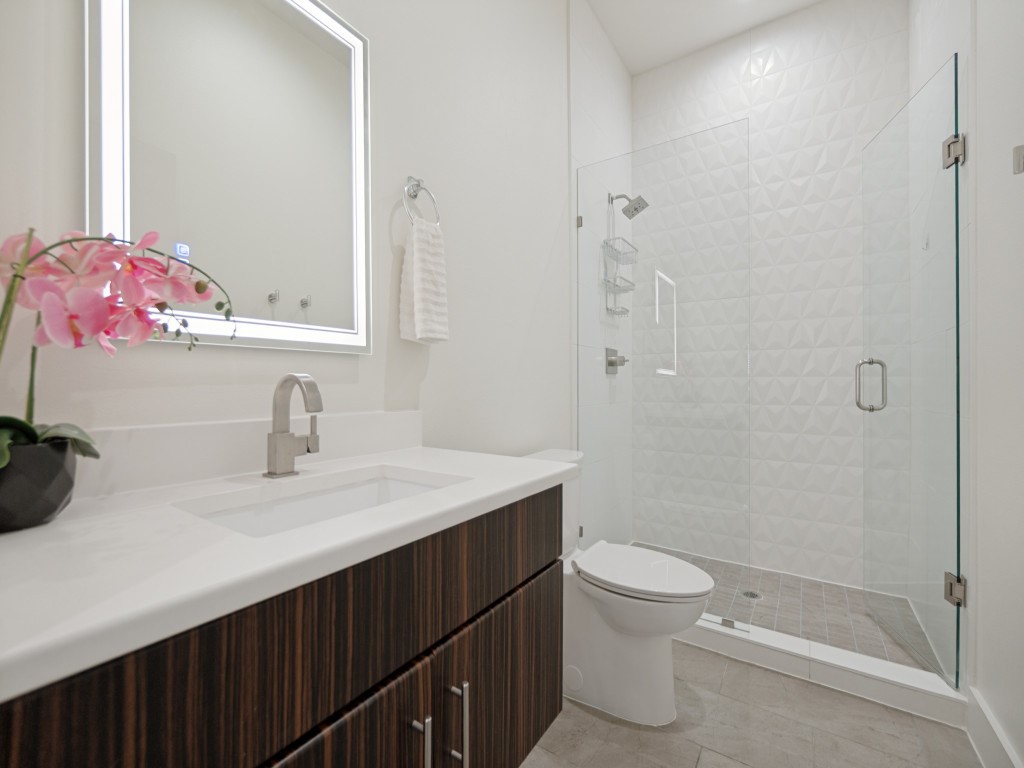 429 W 9th Street 204