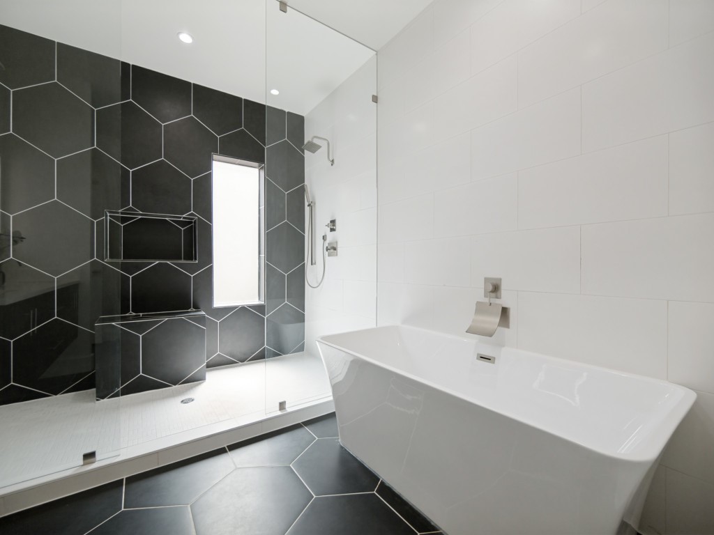 429 W 9th Street 204