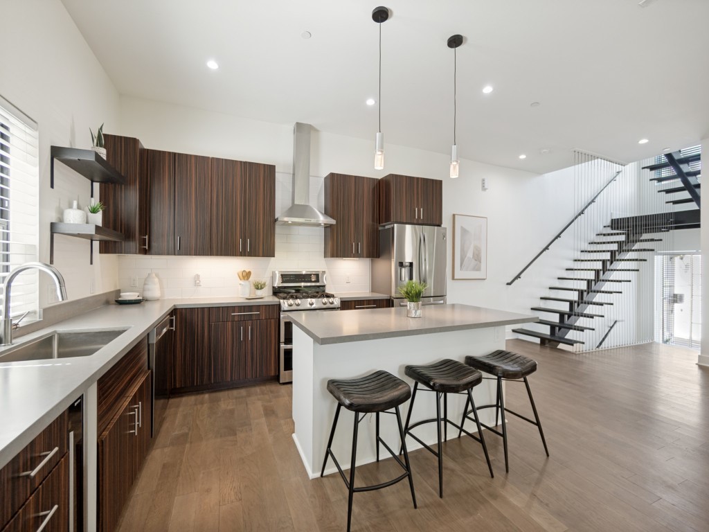 429 W 9th Street 204