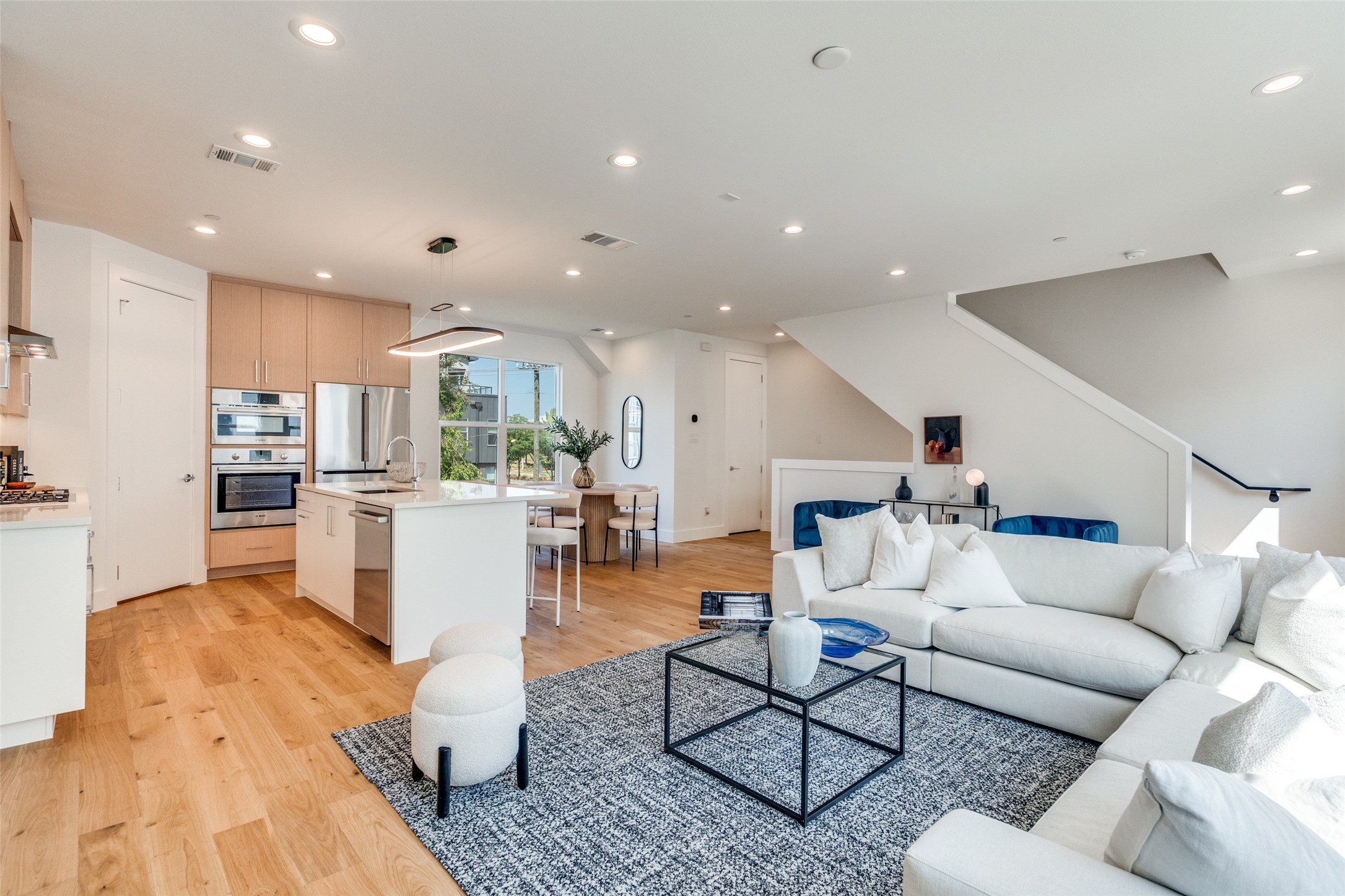 3940 Spring Valley Road 2