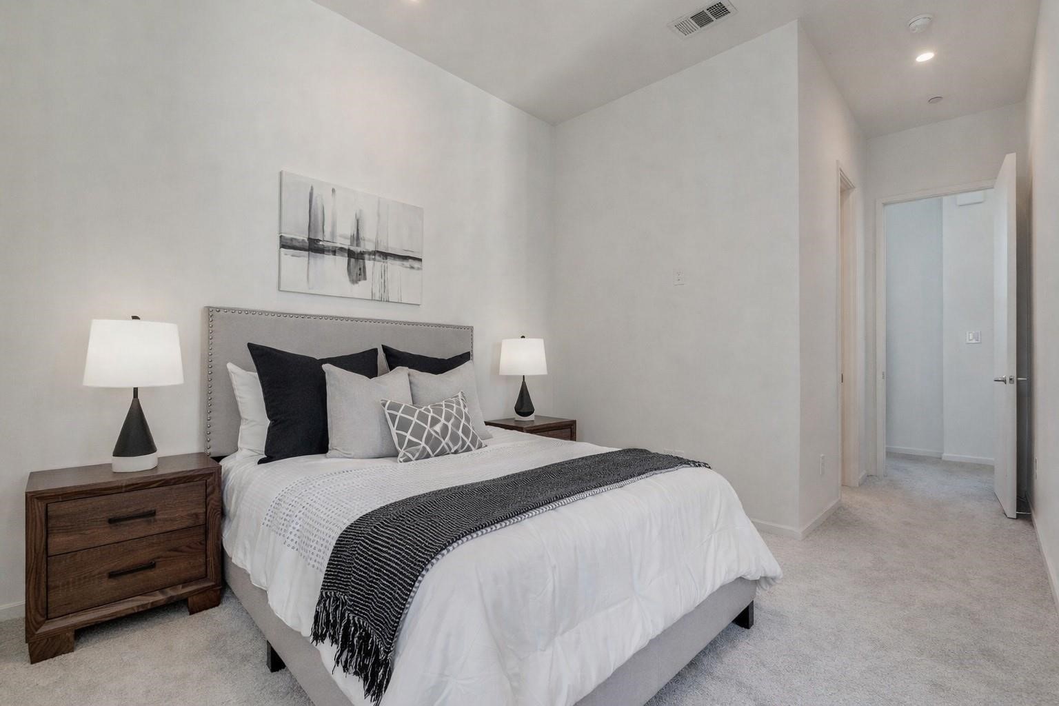 1514 N Washington 105