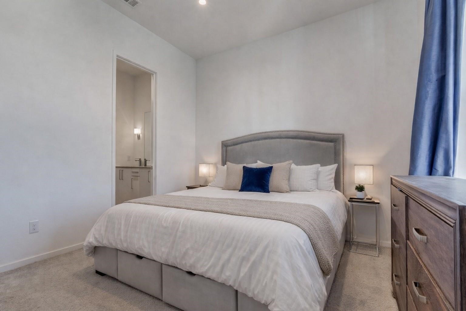 1514 N Washington 105