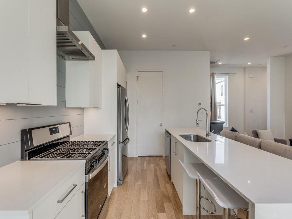 1514 N Washington 105