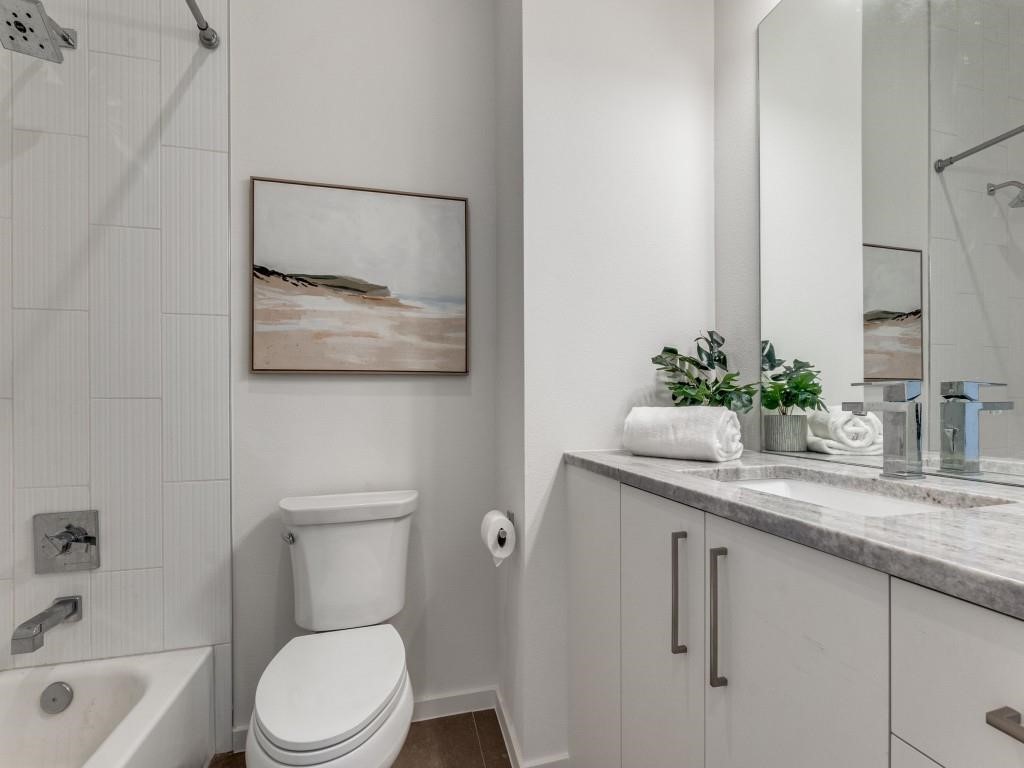 1514 N Washington 105