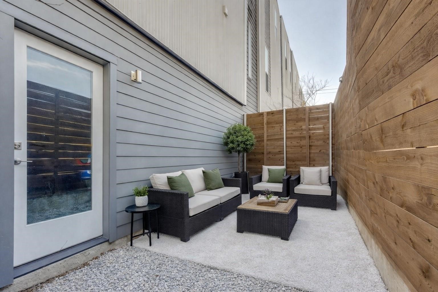 1514 N Washington 105