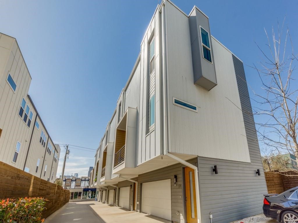 1514 N Washington 105