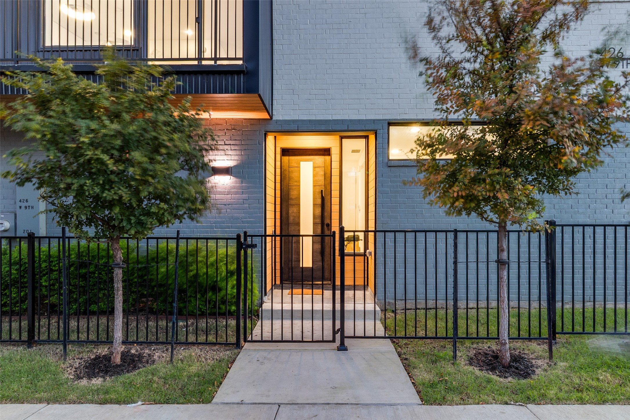 426 W 9th Street 106