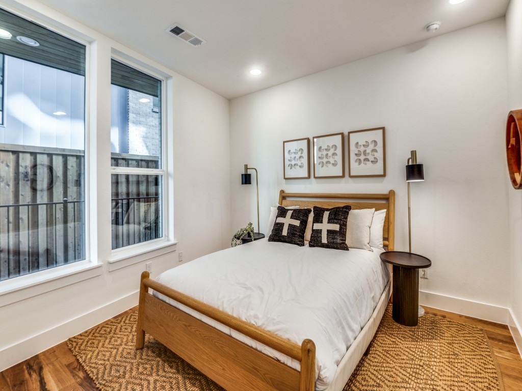426 W 9th Street 106