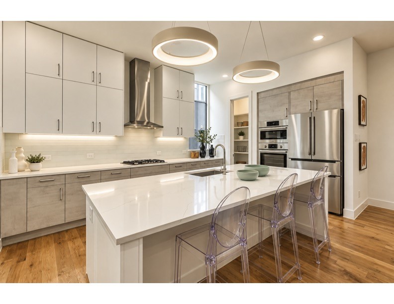 426 W 9th Street 104