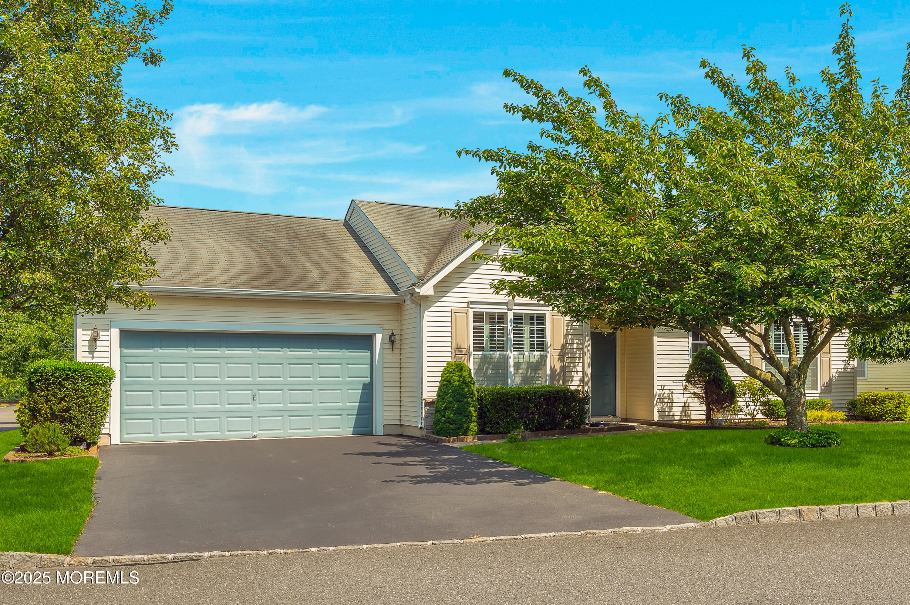 52 Country Walk Boulevard