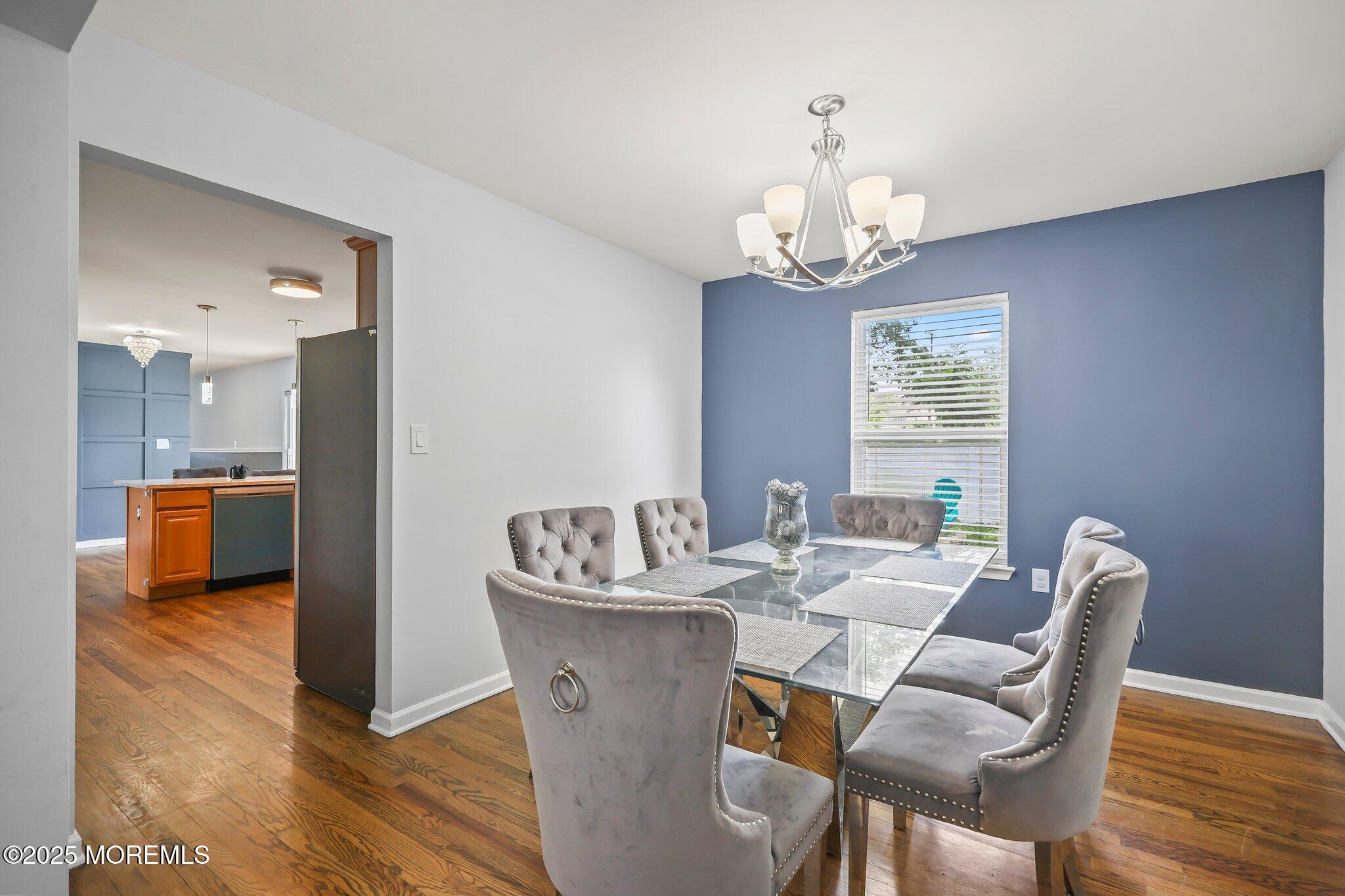 18 4th Avenue