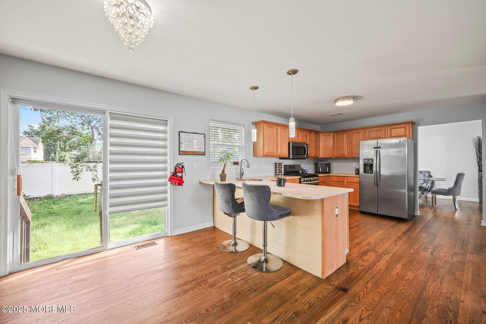 18 4th Avenue