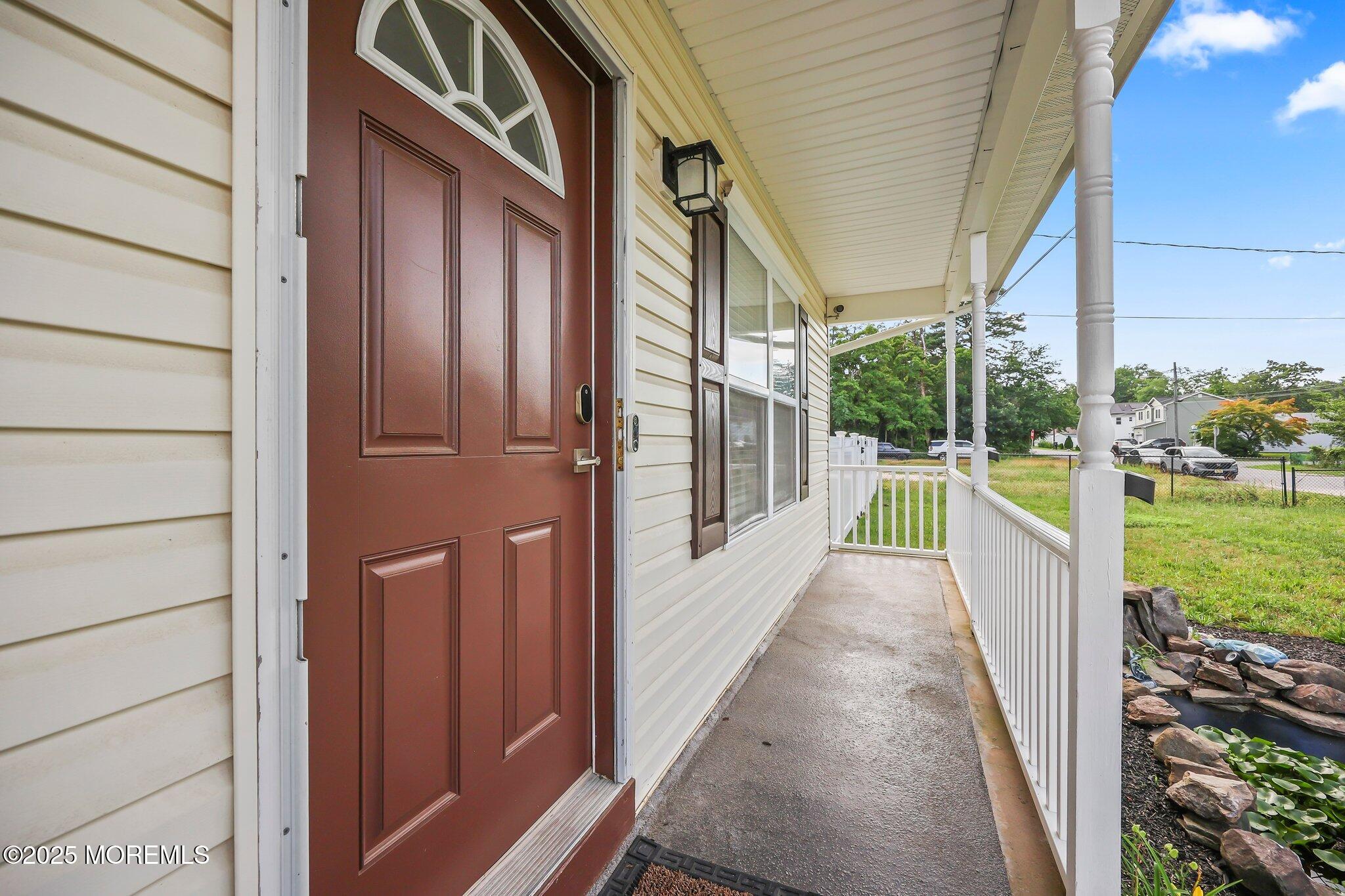 18 4th Avenue