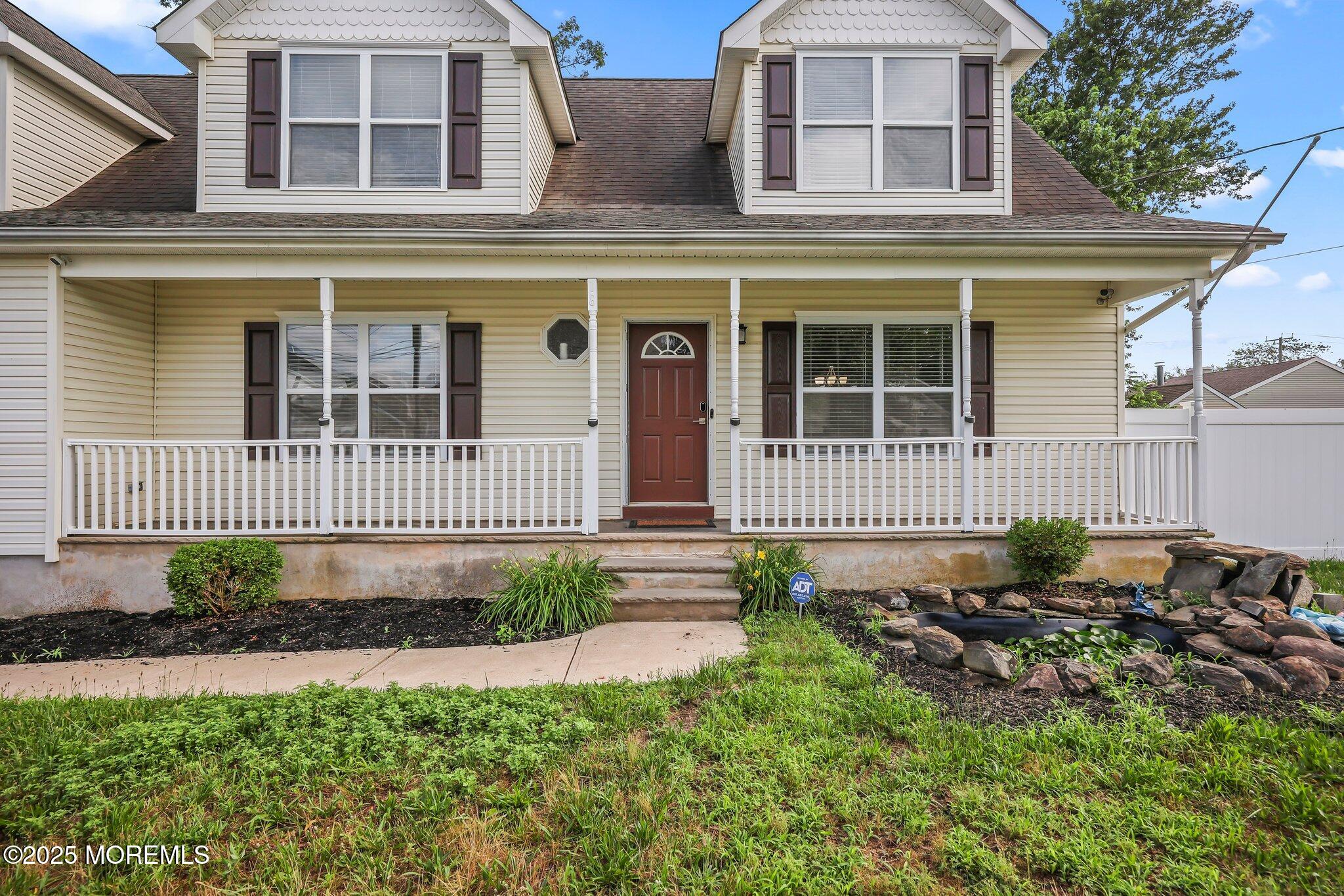 18 4th Avenue