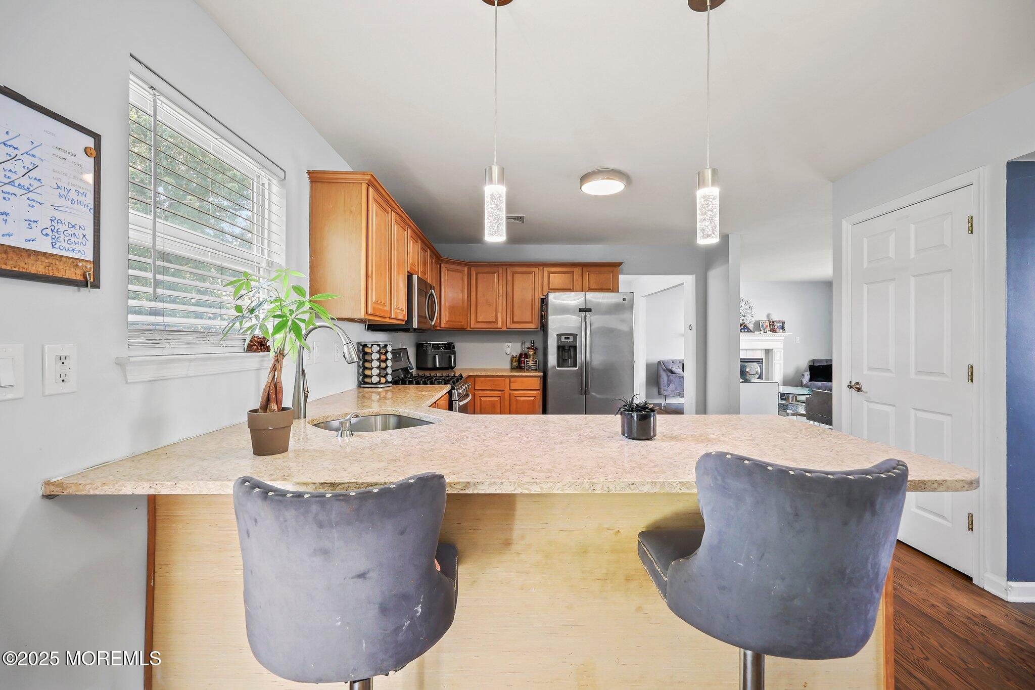 18 4th Avenue
