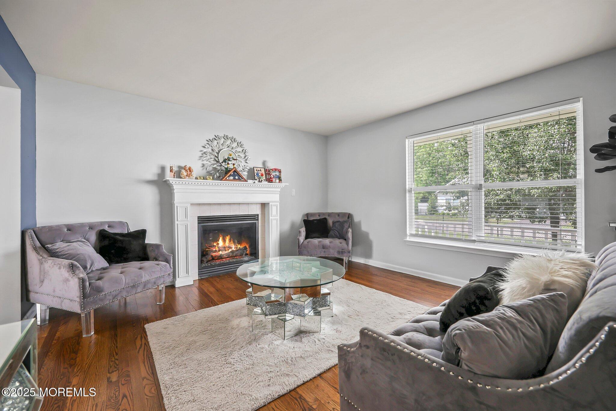18 4th Avenue