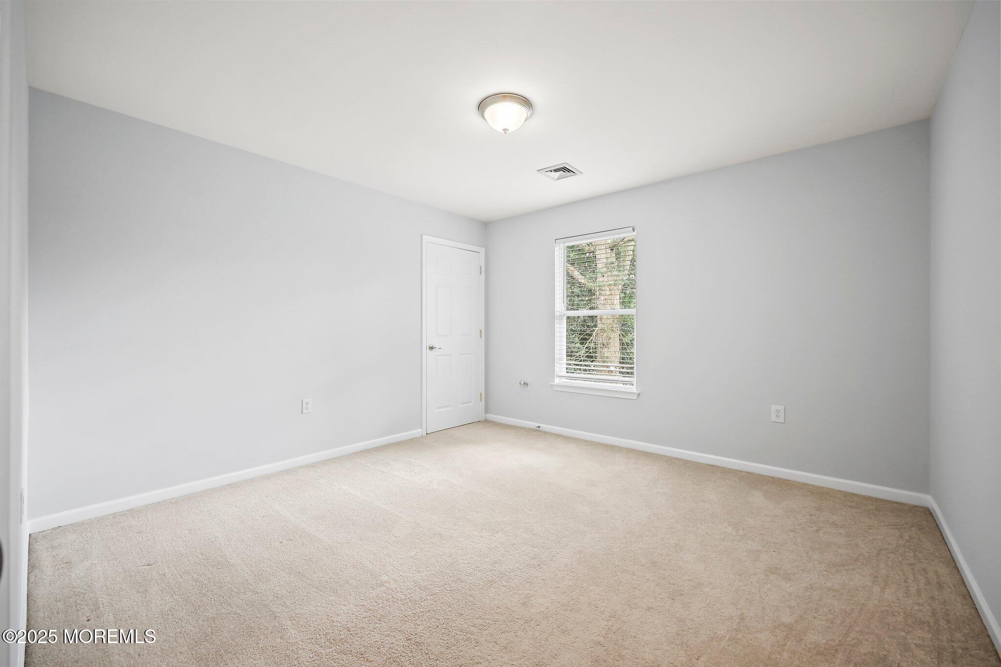18 4th Avenue