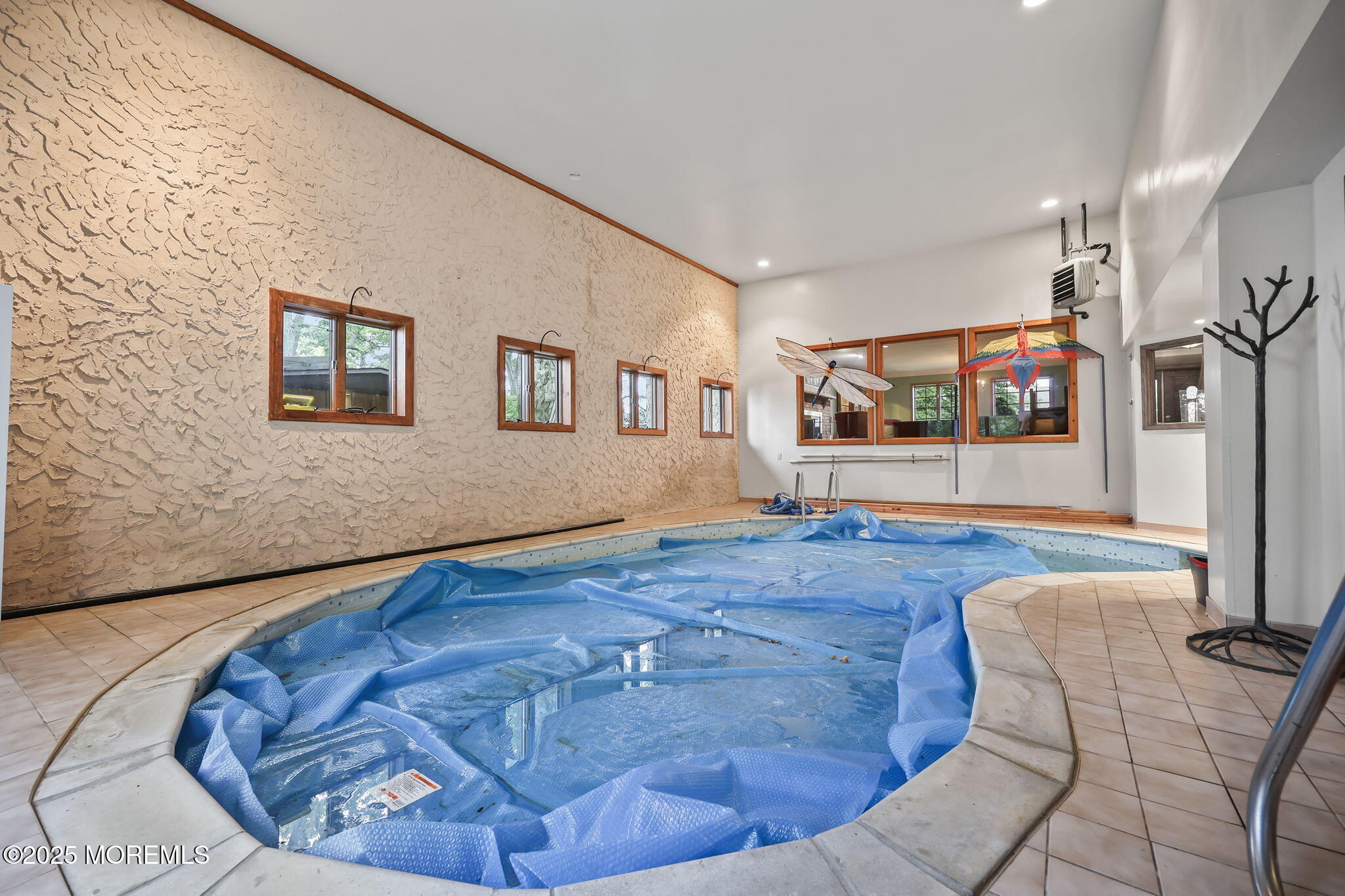 10 W Riverside Drive