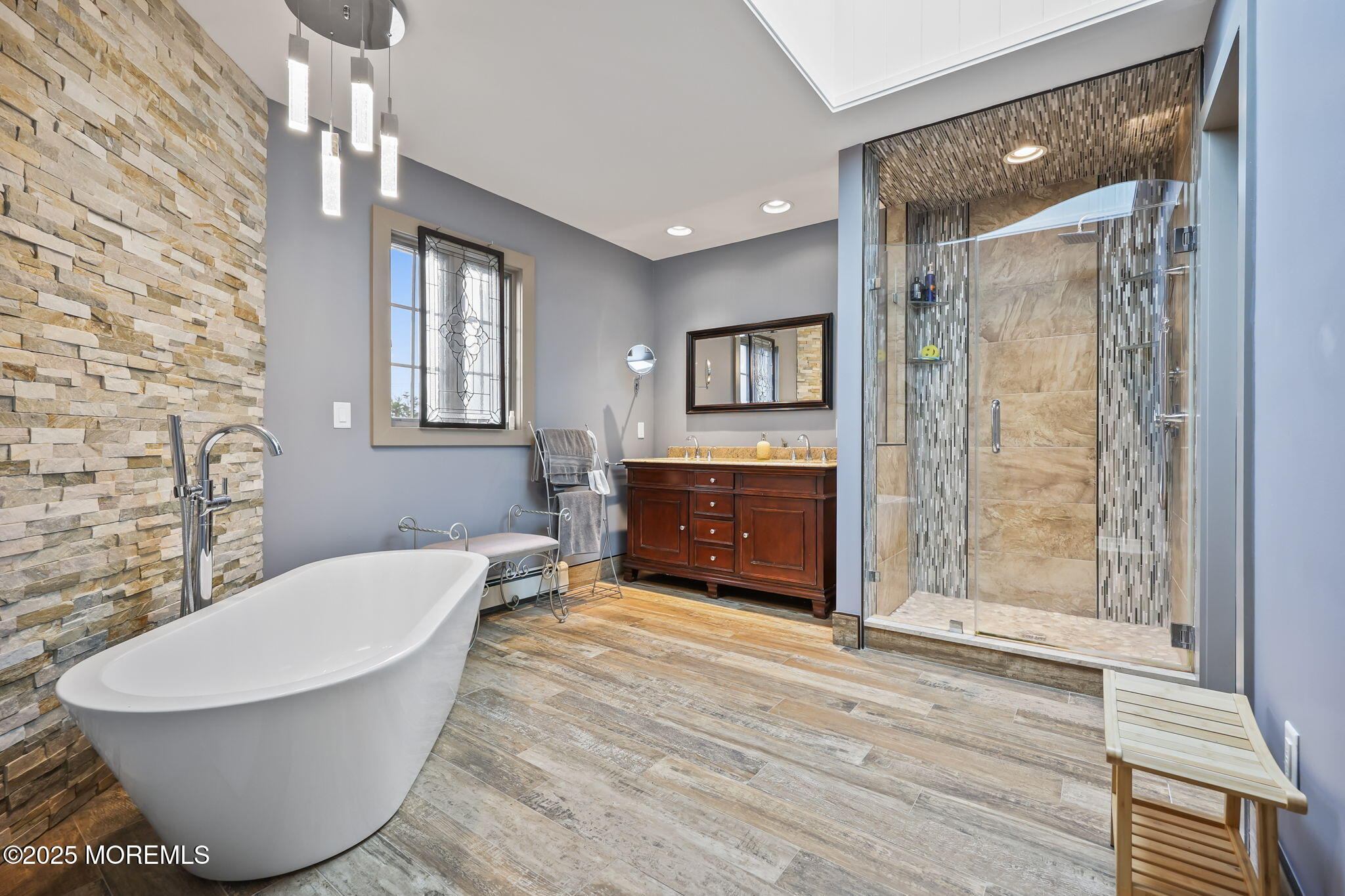 10 W Riverside Drive