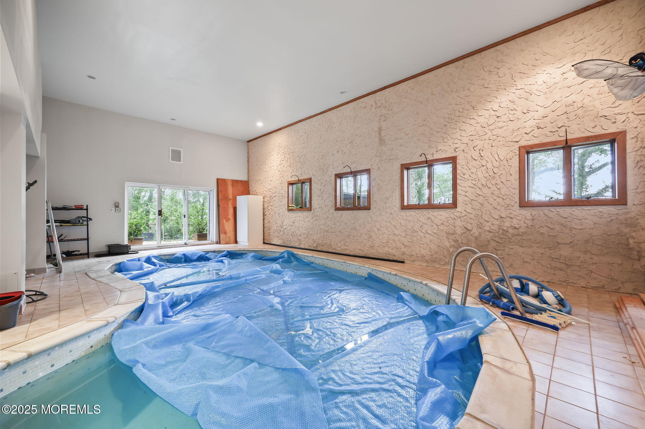 10 W Riverside Drive