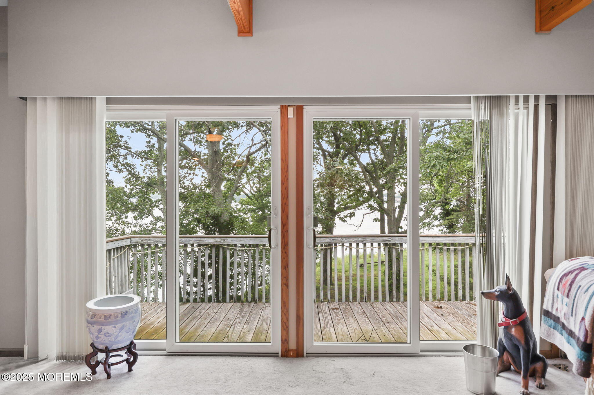 10 W Riverside Drive