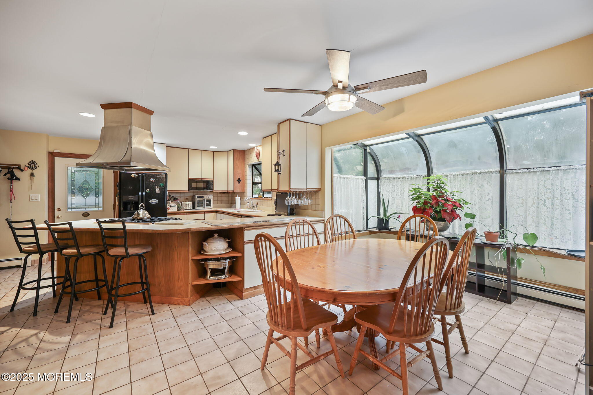 10 W Riverside Drive