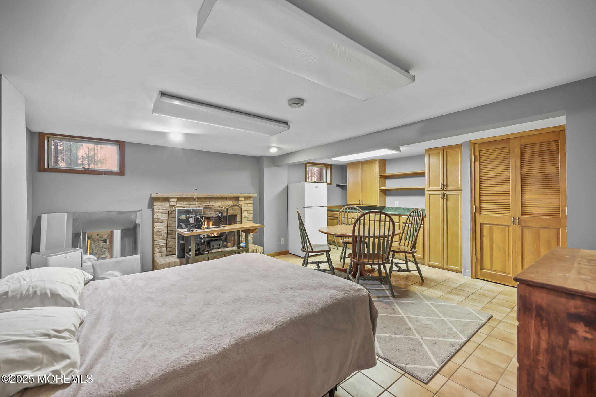 10 W Riverside Drive