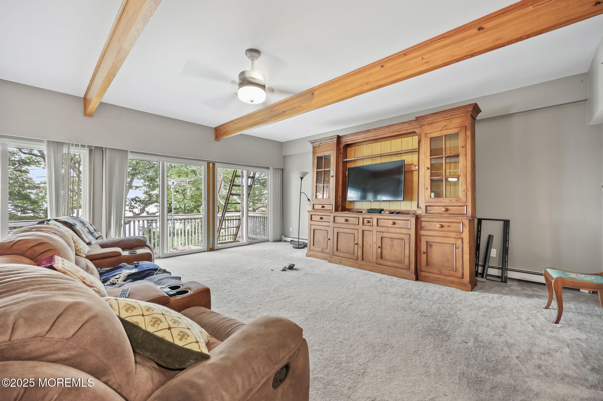 10 W Riverside Drive