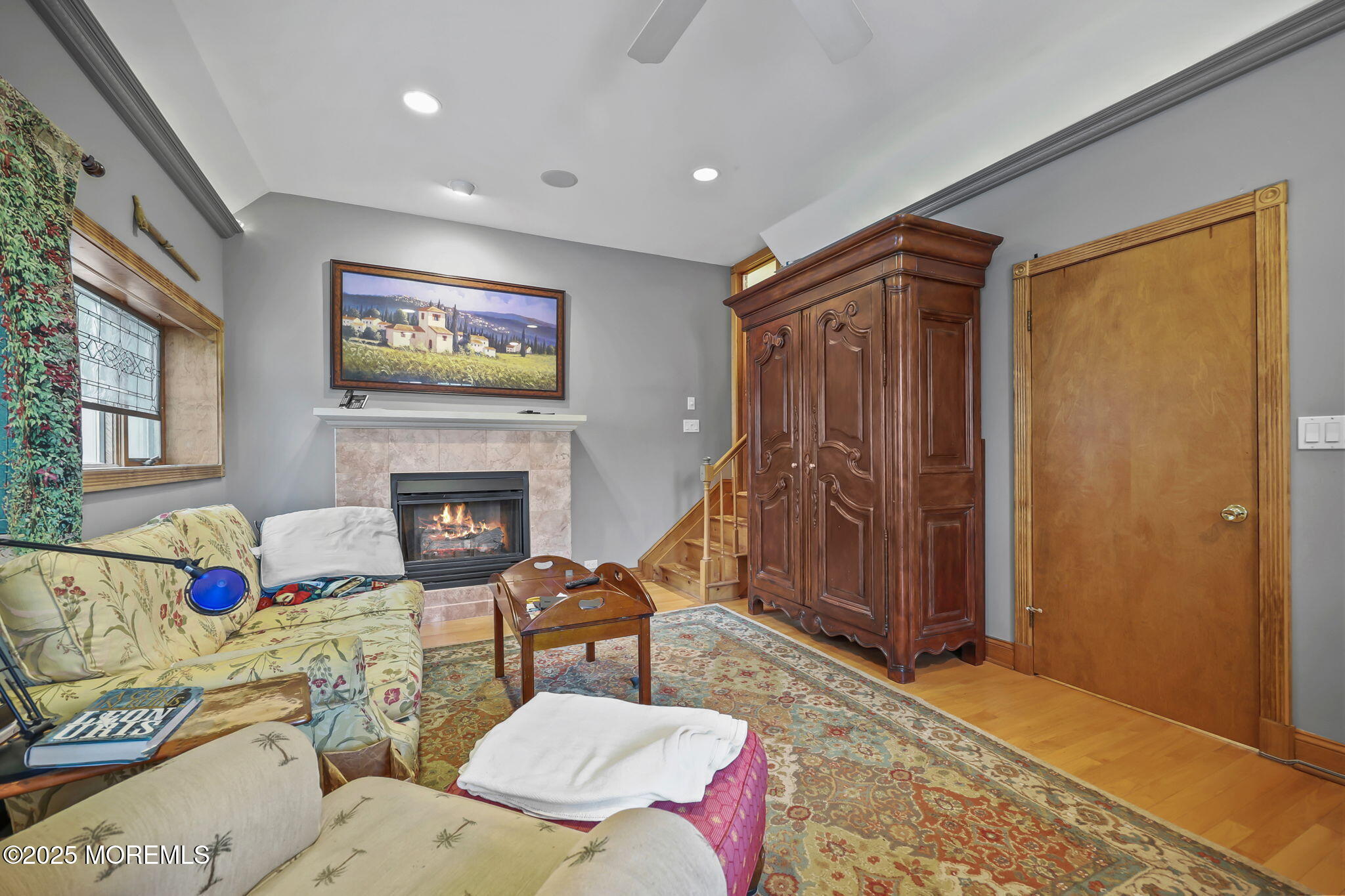 10 W Riverside Drive
