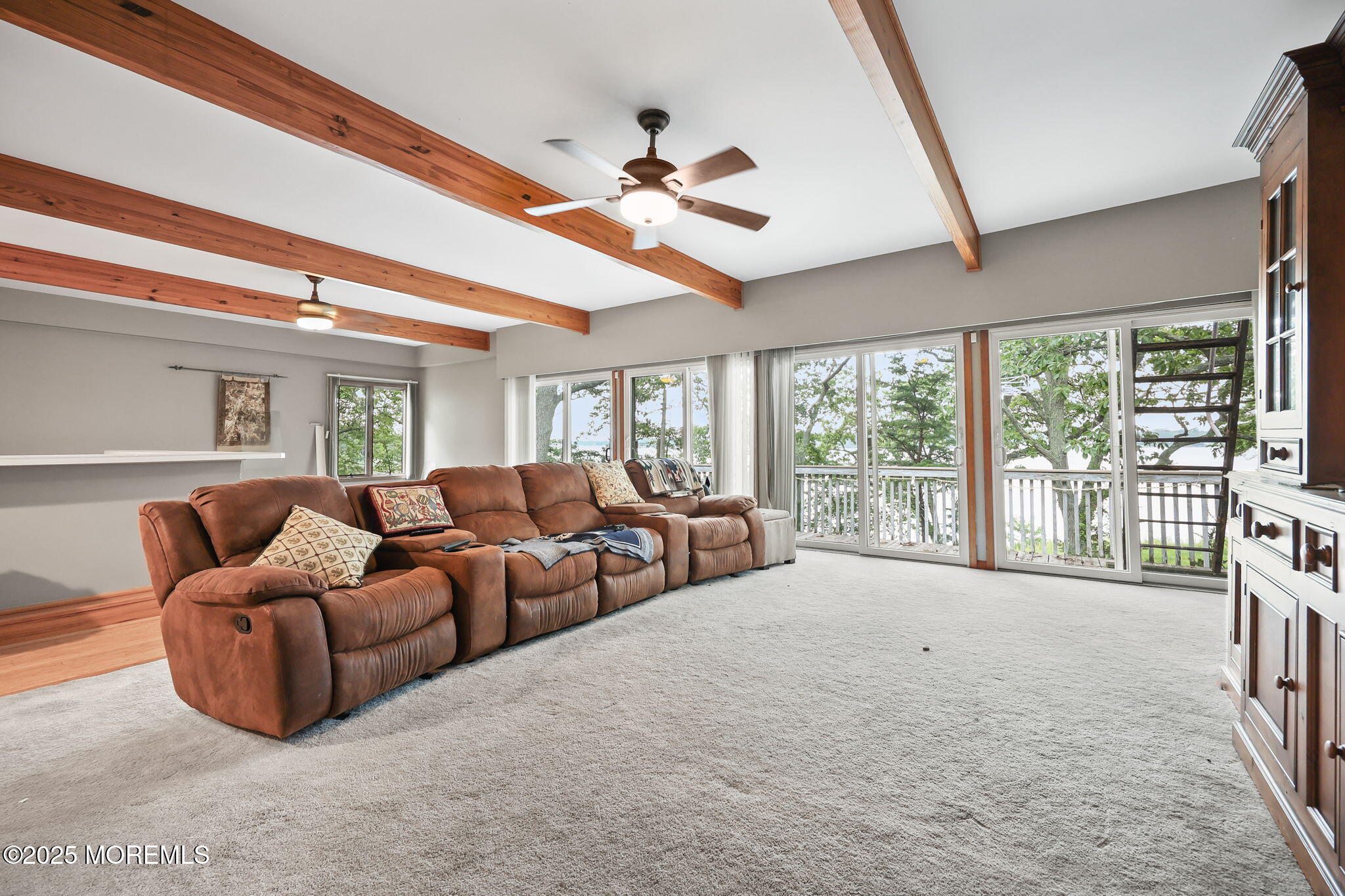 10 W Riverside Drive